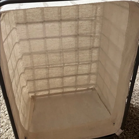 Wire Storage Basket with Liner - Picture 2 of 8